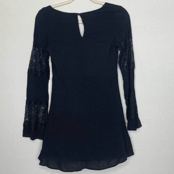 Tobi La Belle Black Flare Sleeve Lace Shift Dress XS Extra Small - Picture 5 of 10